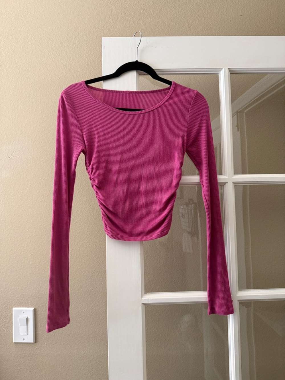 ALO Yoga Ruched Ribbed Long-Sleeve Top - Magenta Pink